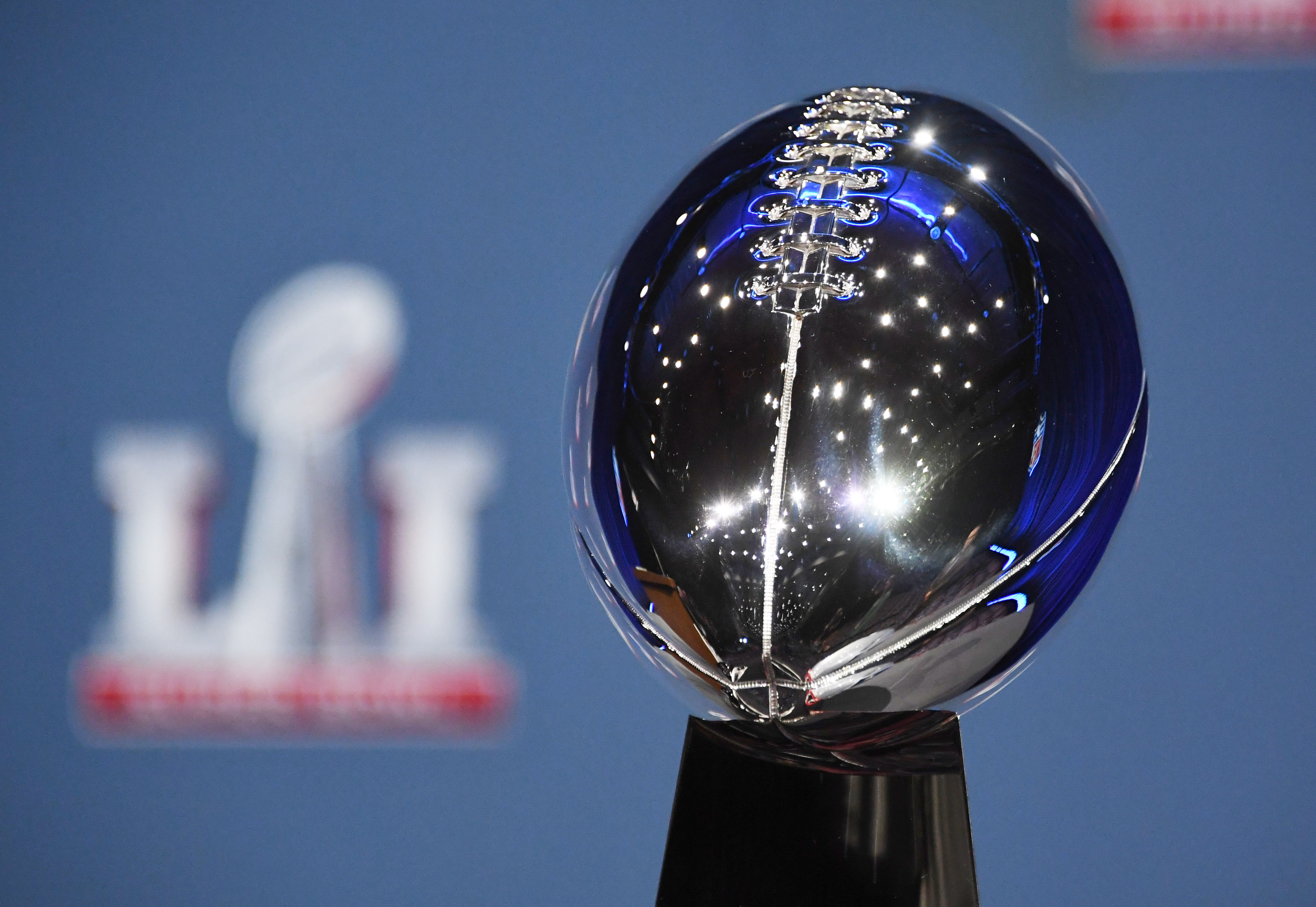 nfl-awards-super-bowls-55-and-56-to-tampa-los-angeles