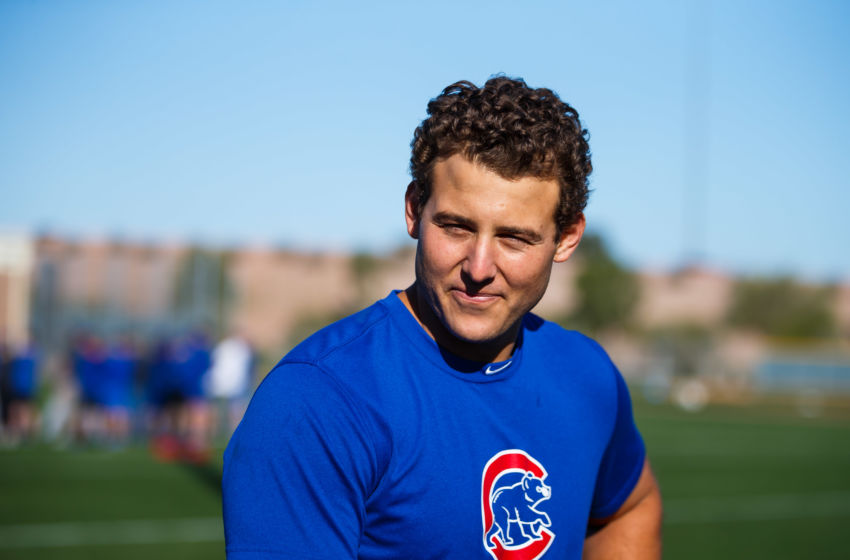 Chicago Cubs: Good guy Anthony Rizzo lends a helping hand