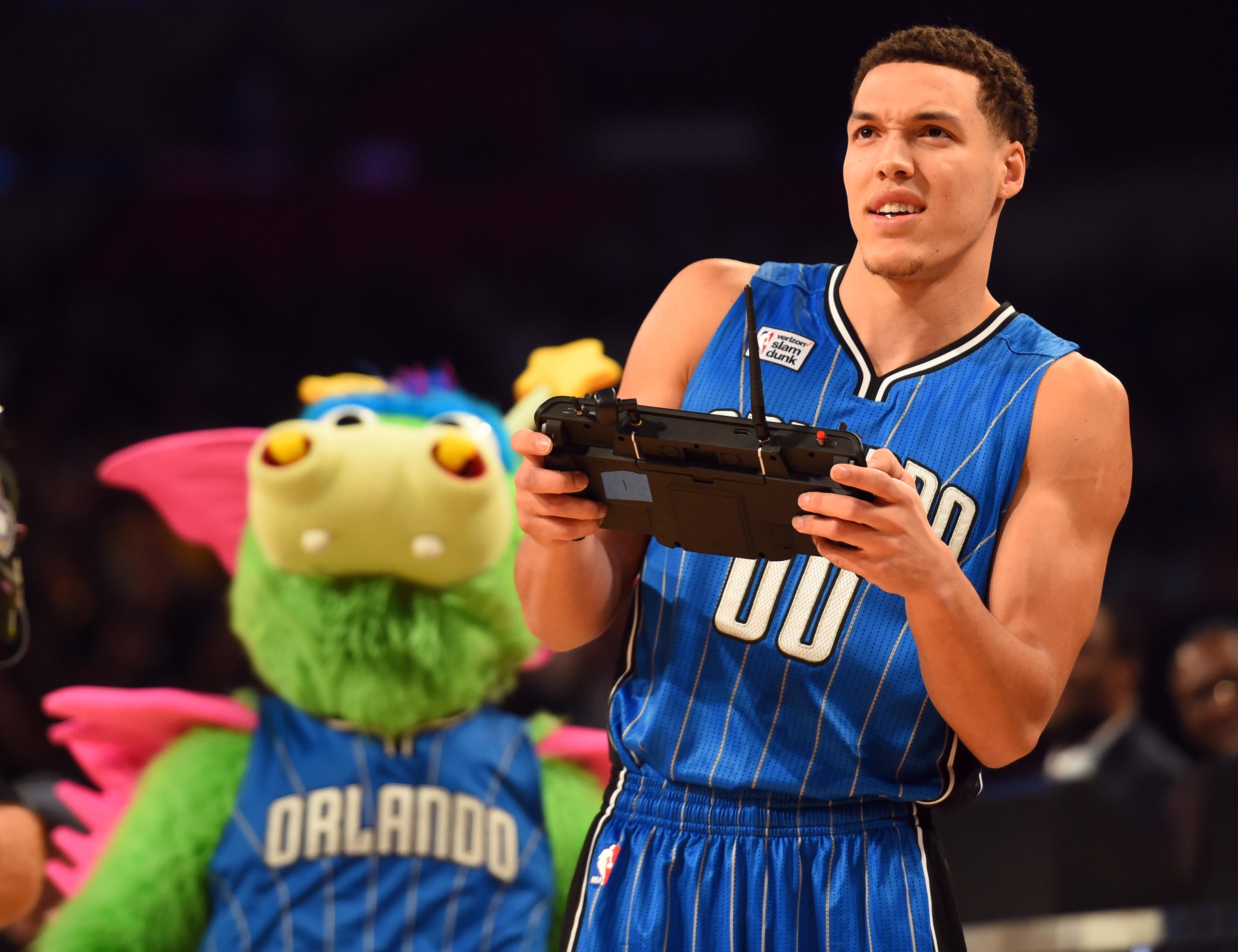 Aaron Gordon, like the Orlando Magic, disappoints in 2017 Dunk Contest