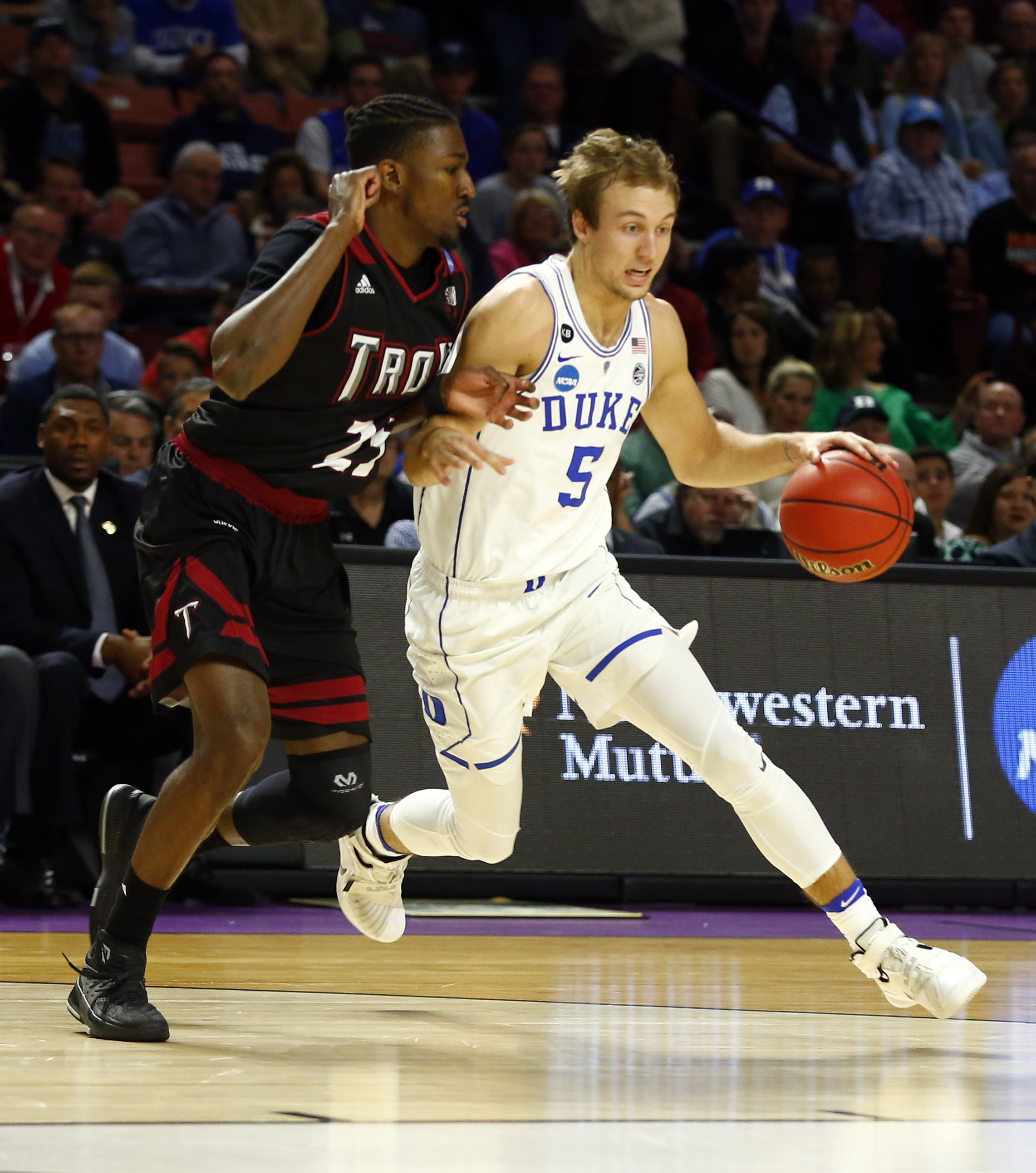 How Detroit Pistons’ Kennard compares to Thompson and Booker