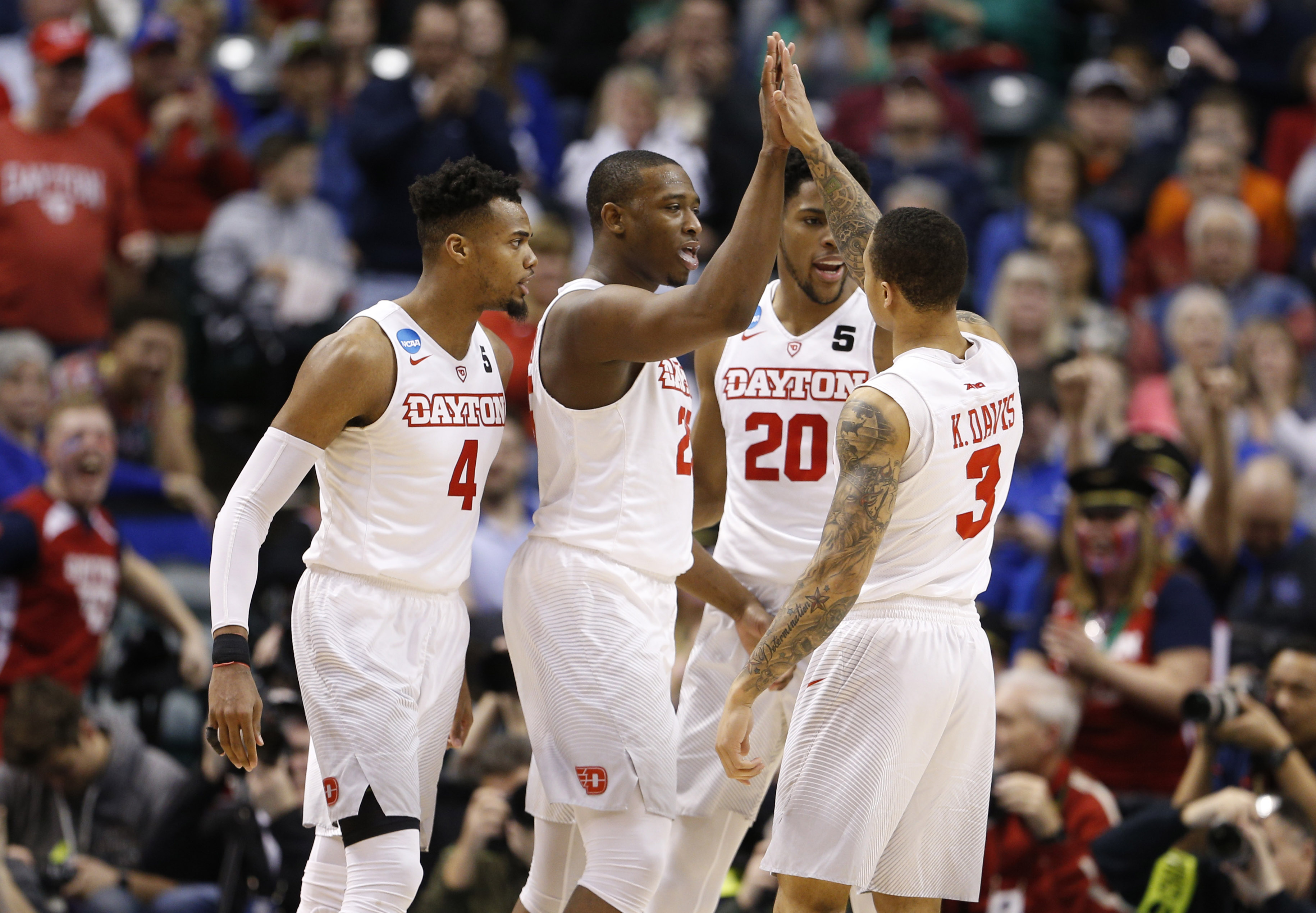 Dayton Basketball Flyers land point guard Jalen Crutcher