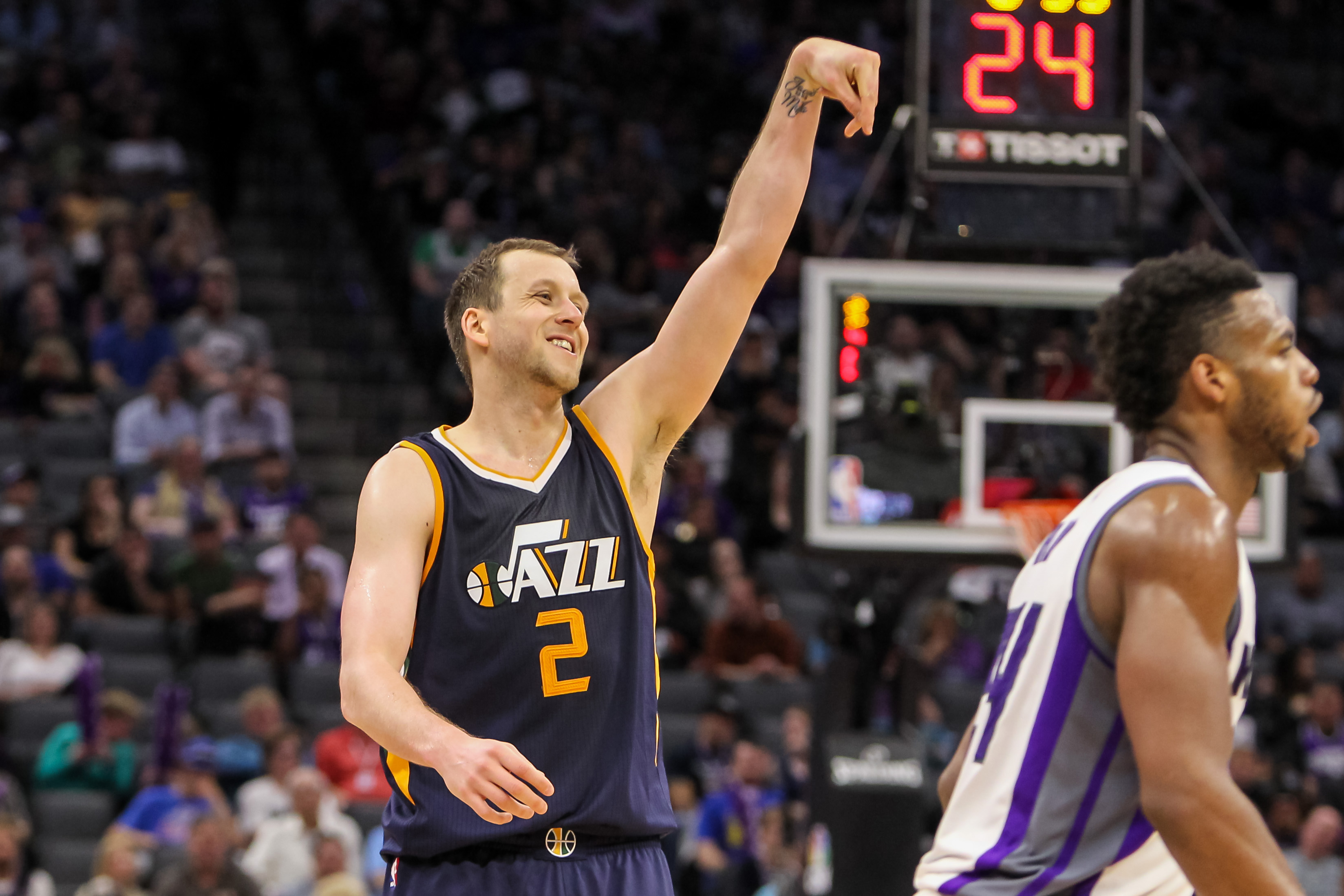 Utah Jazz: 2016-2017 Player Review – Joe Ingles