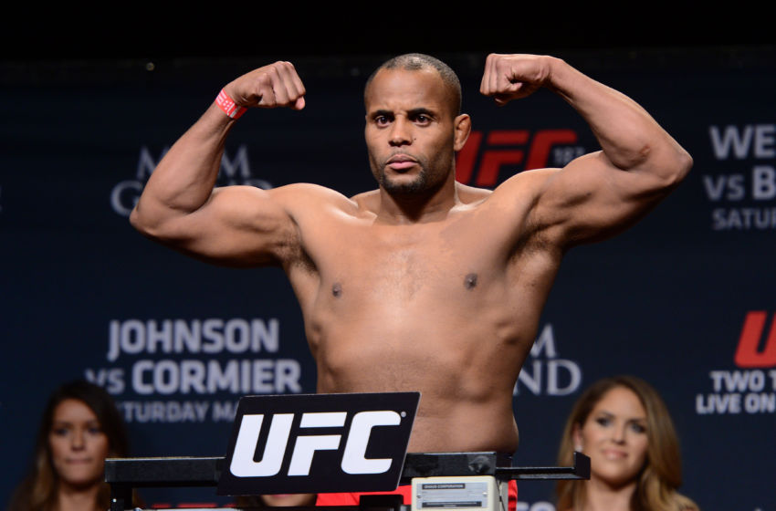 8576242-mma-ufc-187-johnson-vs-cormier-weigh-ins-850x560.jpeg