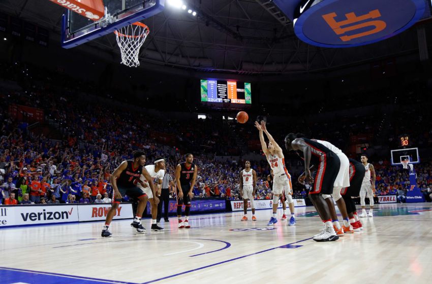 Underhanded free throws work, so why don't players shoot them?