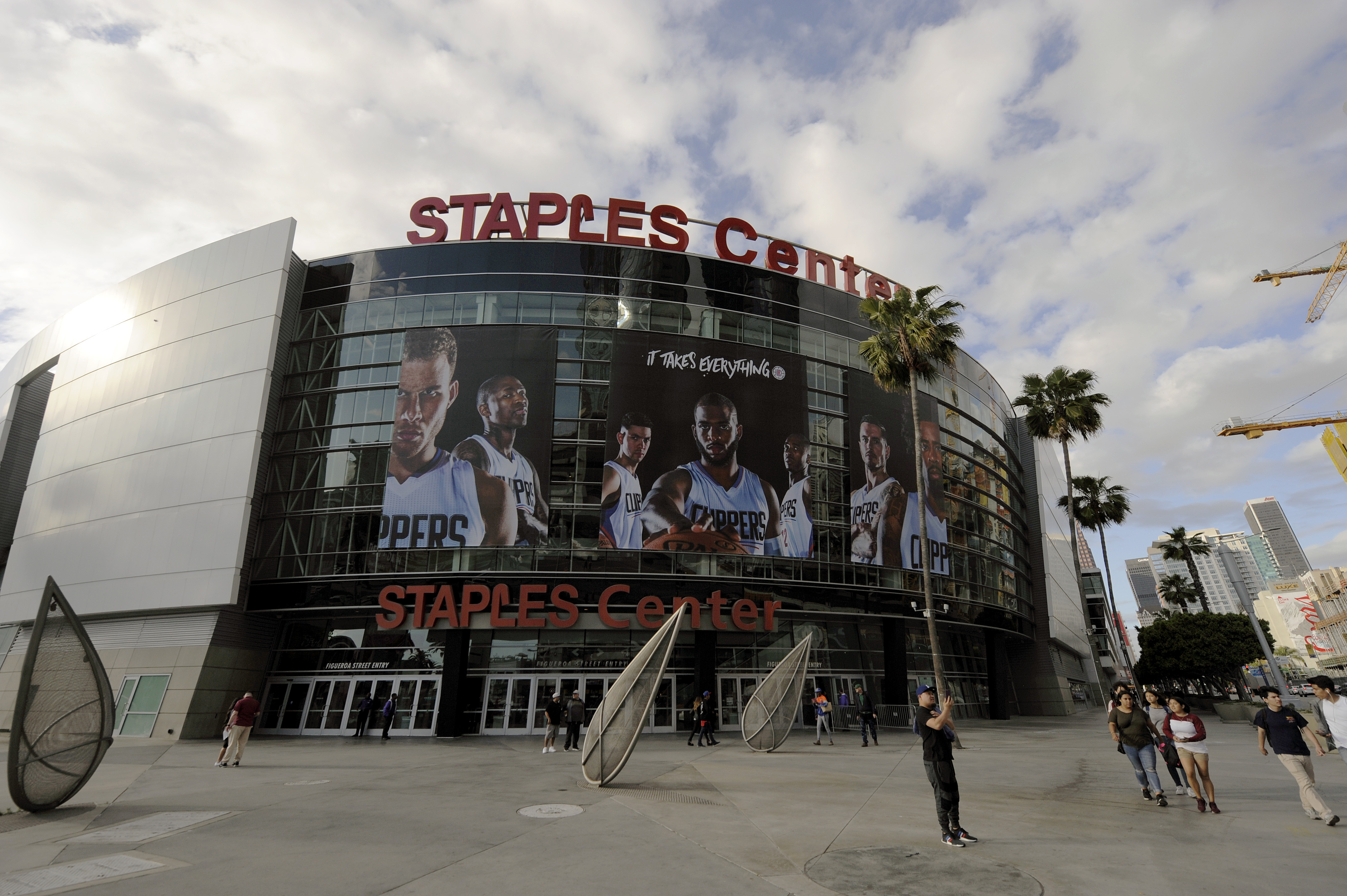 Los Angeles Clippers: Building a new arena in Inglewood now?