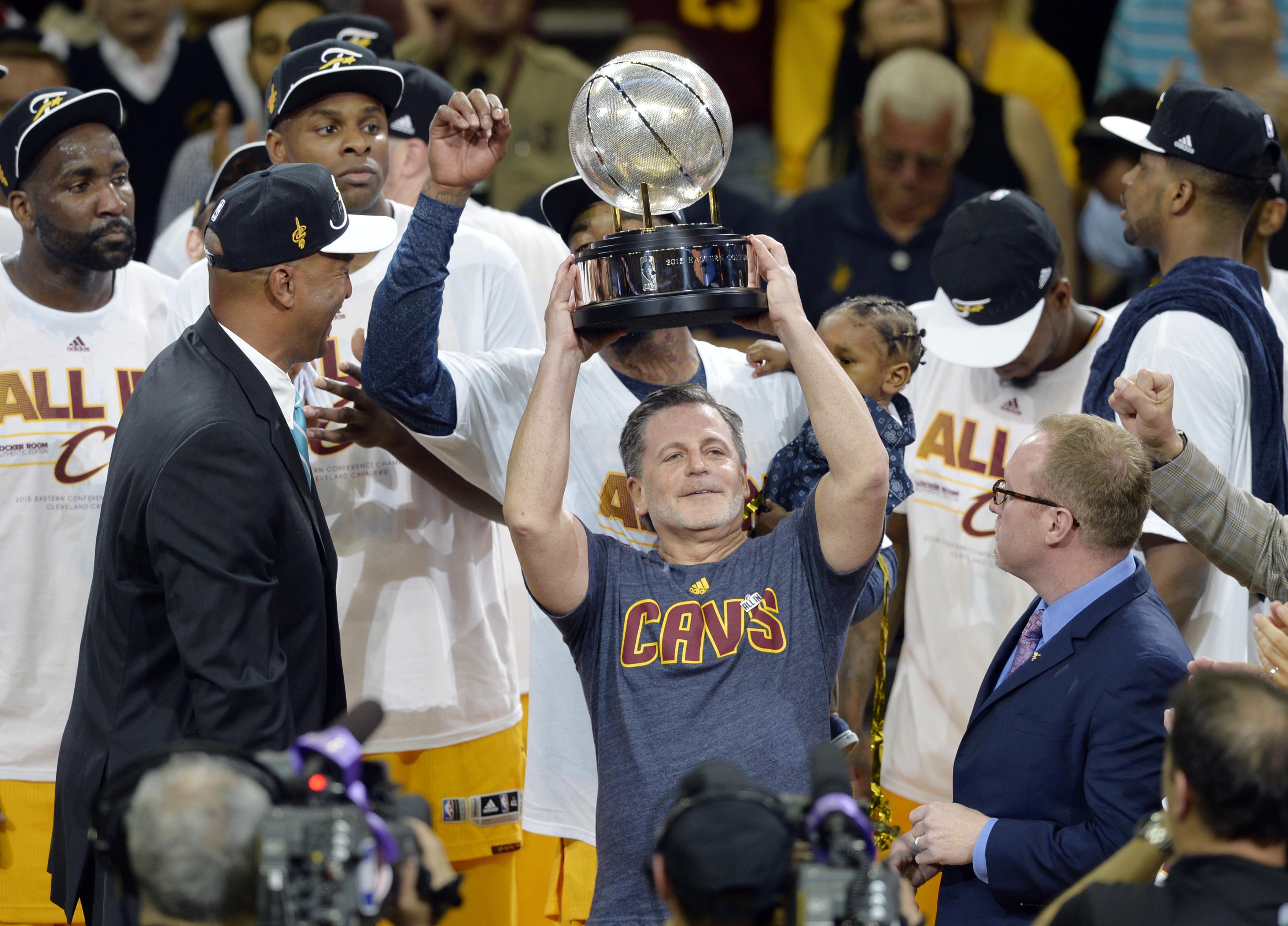 Cleveland Cavaliers: Owner Dan Gilbert raises red flags 